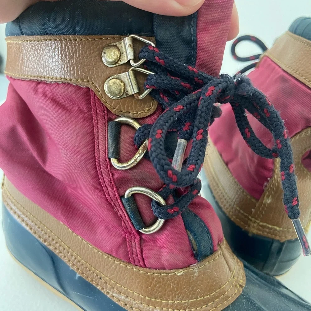 Girl’s‎ Sherpa lined rubber soles lace up boots size 2
